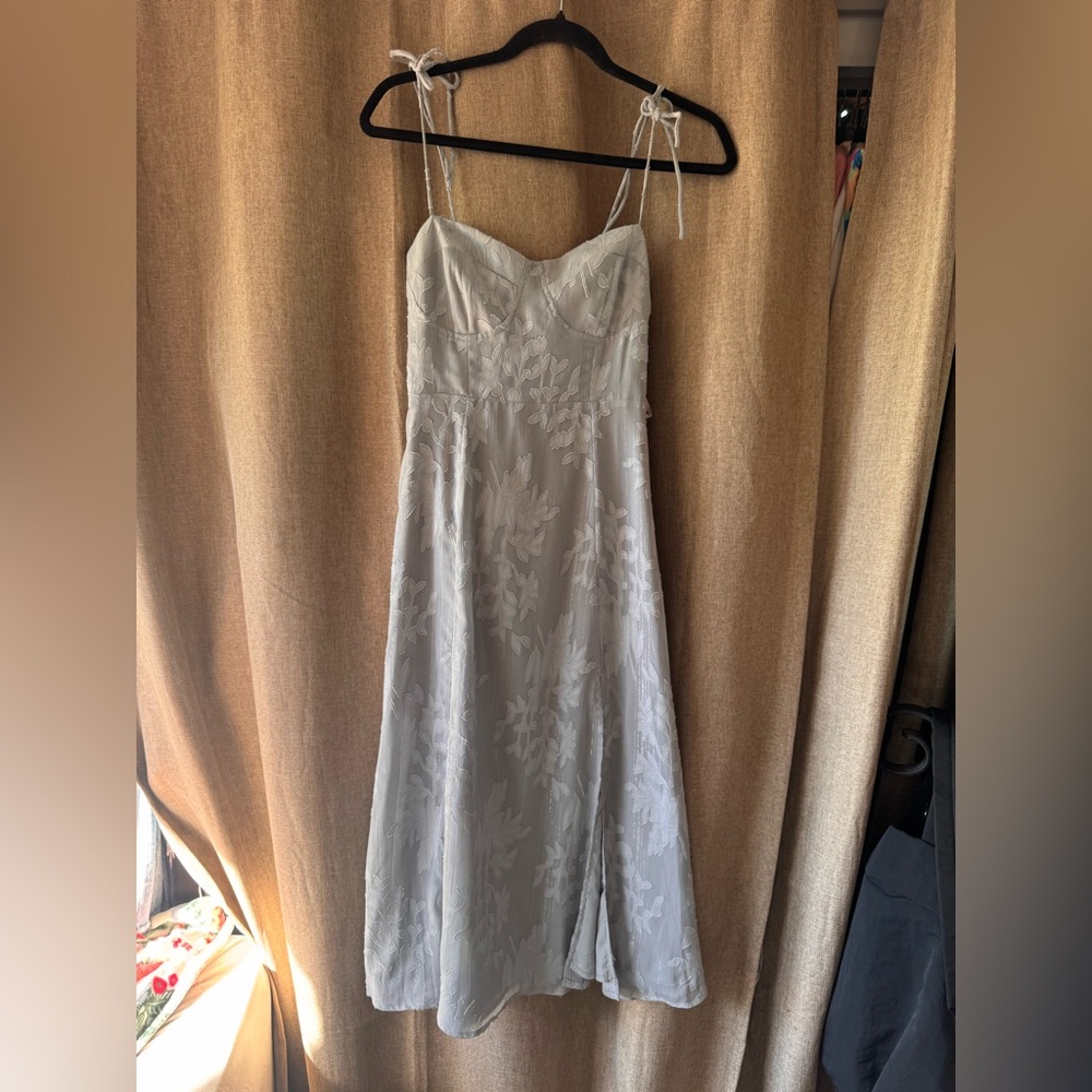 NWT Lulu's Light Blue Floral Midi Dress - Picture 1 of 11